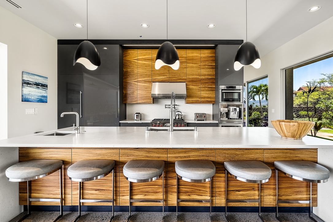 HaMoHo Hawaiian Vacation Rental chef's kitchen